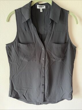 Express Sleeveless Button-Down Shirt in Charcoal Gray